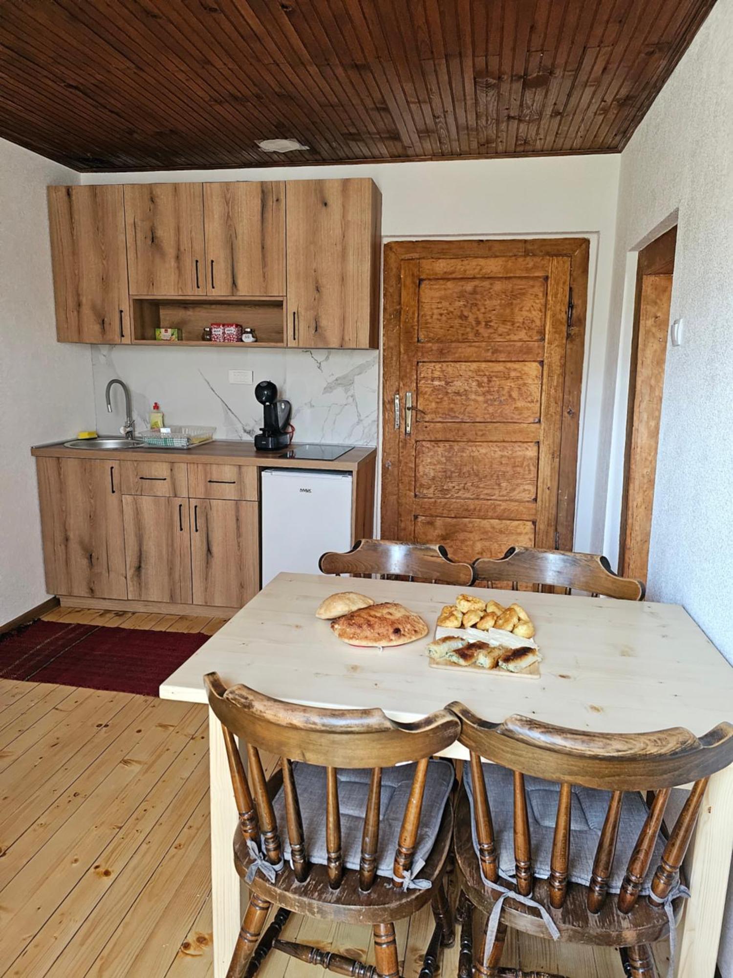 Traditional House Srna 모이코바츠 외부 사진